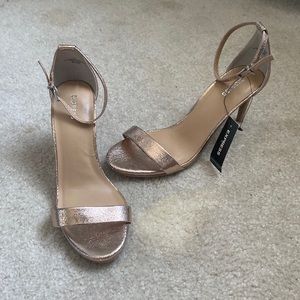 High heels -New!